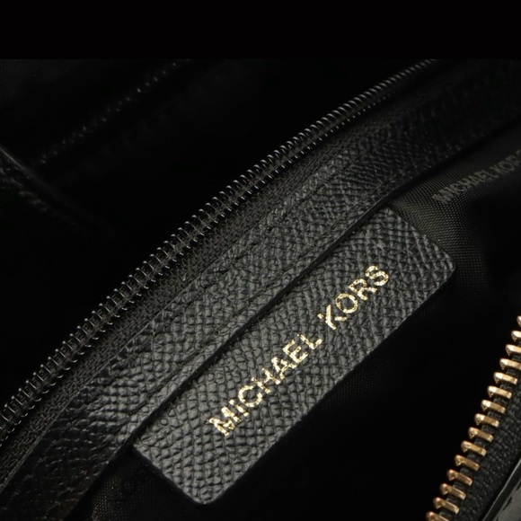 Michael Kors Black Maddie Shoulder Bag - Picture 4 of 4